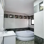 Ema&zain ブカレスト