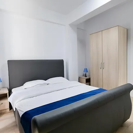 Ema&zain Hotel
