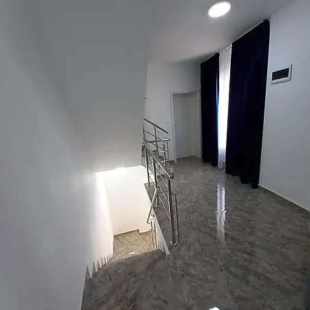 Ema&zain Hotel
