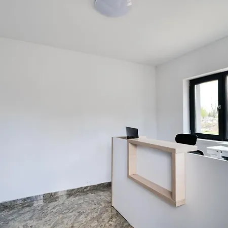 Готель Ema&zain Бухарест